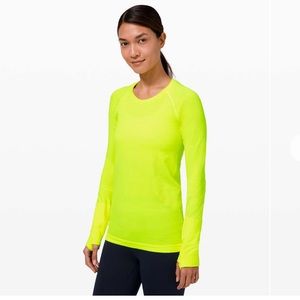 Lululemon Swiftly Tech Long Sleeve 2.0
Highlight Yellow, size 4
